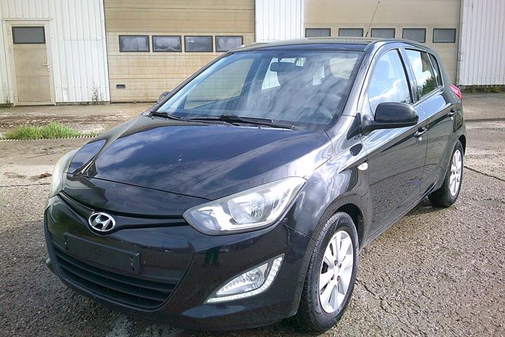 Gul Hyundai i20 fra 2014