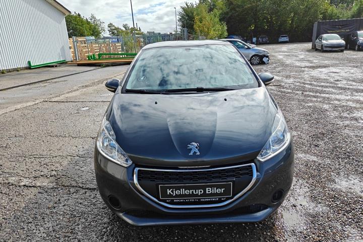 Gul Peugeot 208 fra 2014