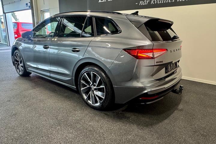 Grå Skoda Enyaq fra 2025