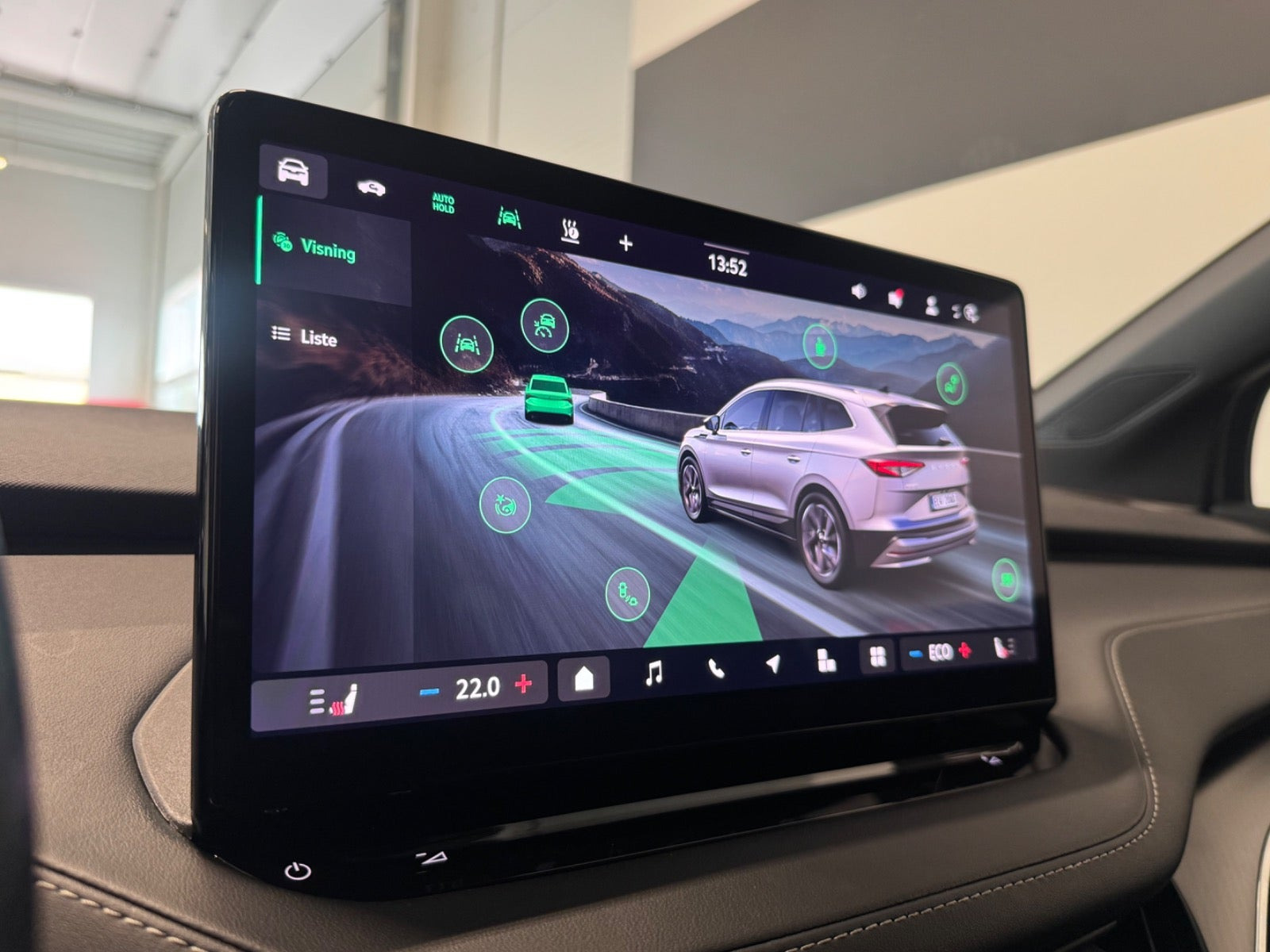 Grå Skoda Enyaq fra 2025