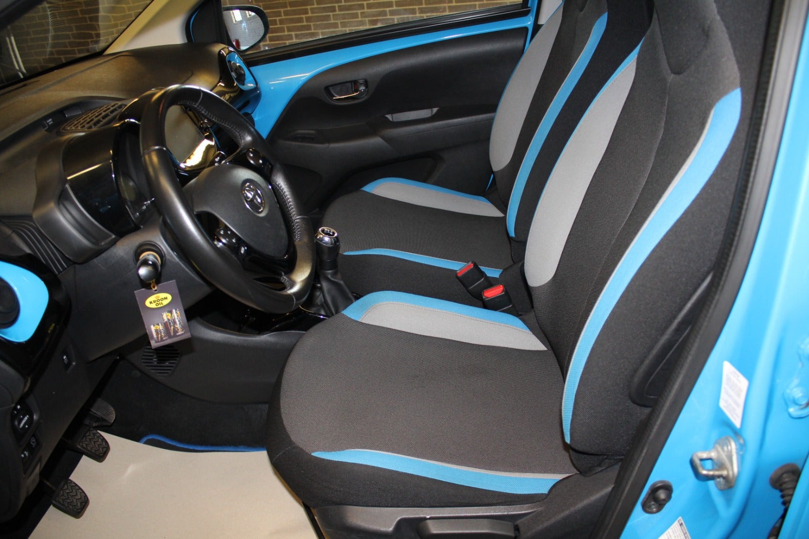 Blå Toyota Aygo fra 2015