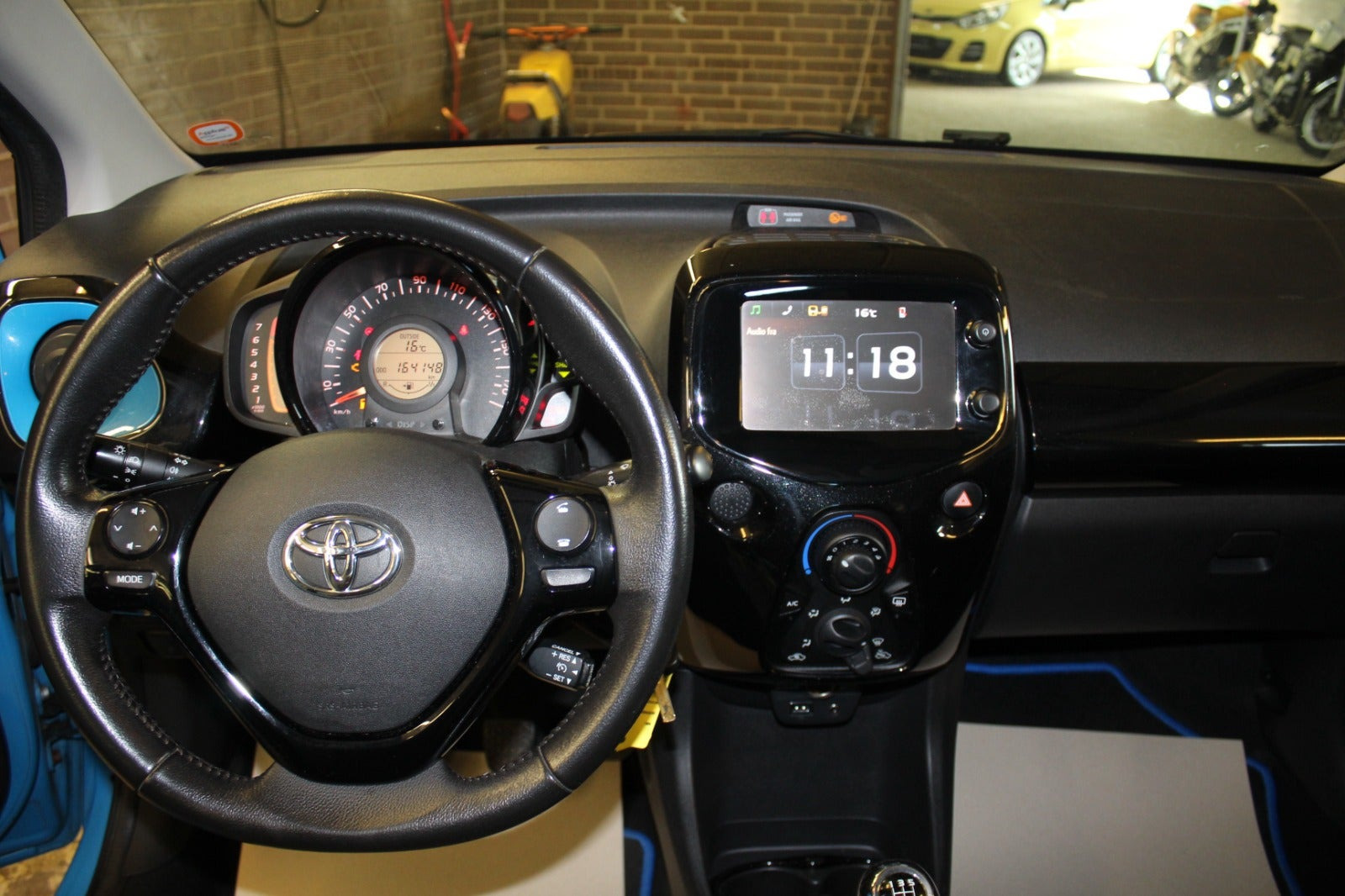 Blå Toyota Aygo fra 2015