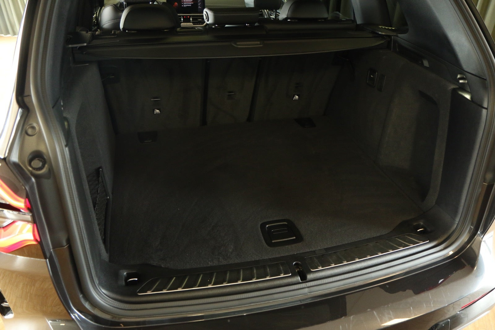 Grøn BMW iX3 fra 2024
