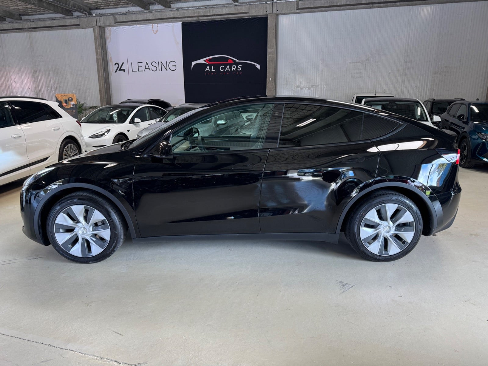 undefined Tesla Model Y fra 2023
