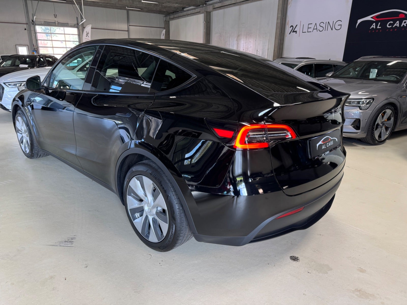 undefined Tesla Model Y fra 2023