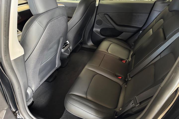 undefined Tesla Model Y fra 2023