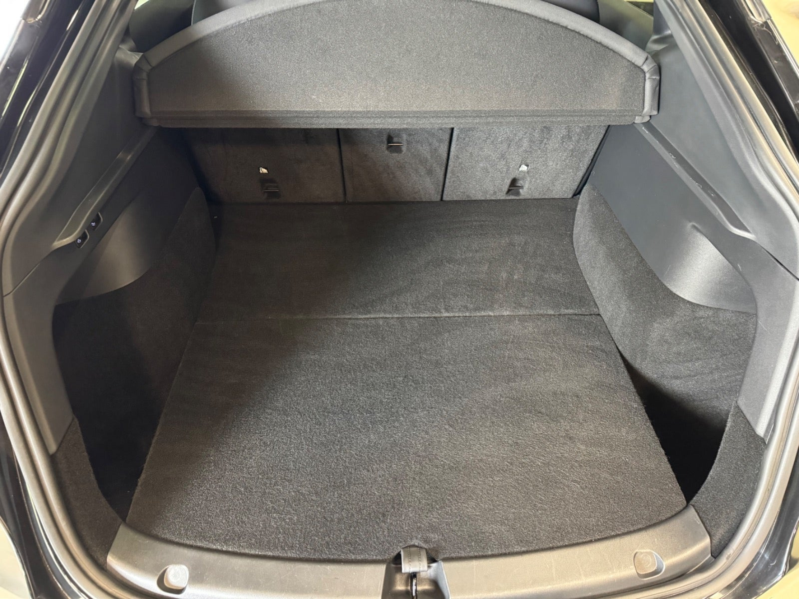 undefined Tesla Model Y fra 2023