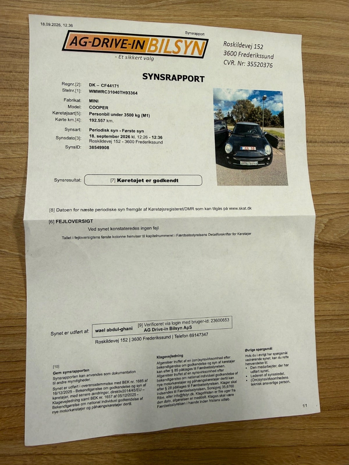 Blå Mini Cooper fra 2006