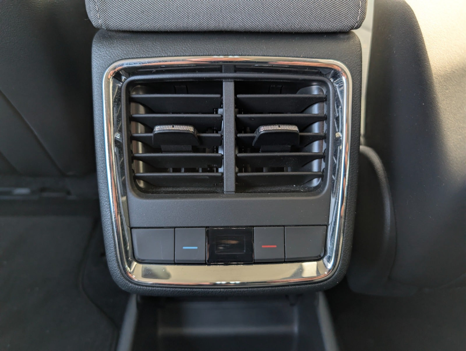 Sort Skoda Enyaq fra 2023