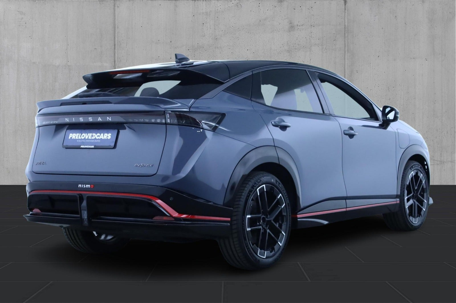 Grå Nissan Ariya fra 2025