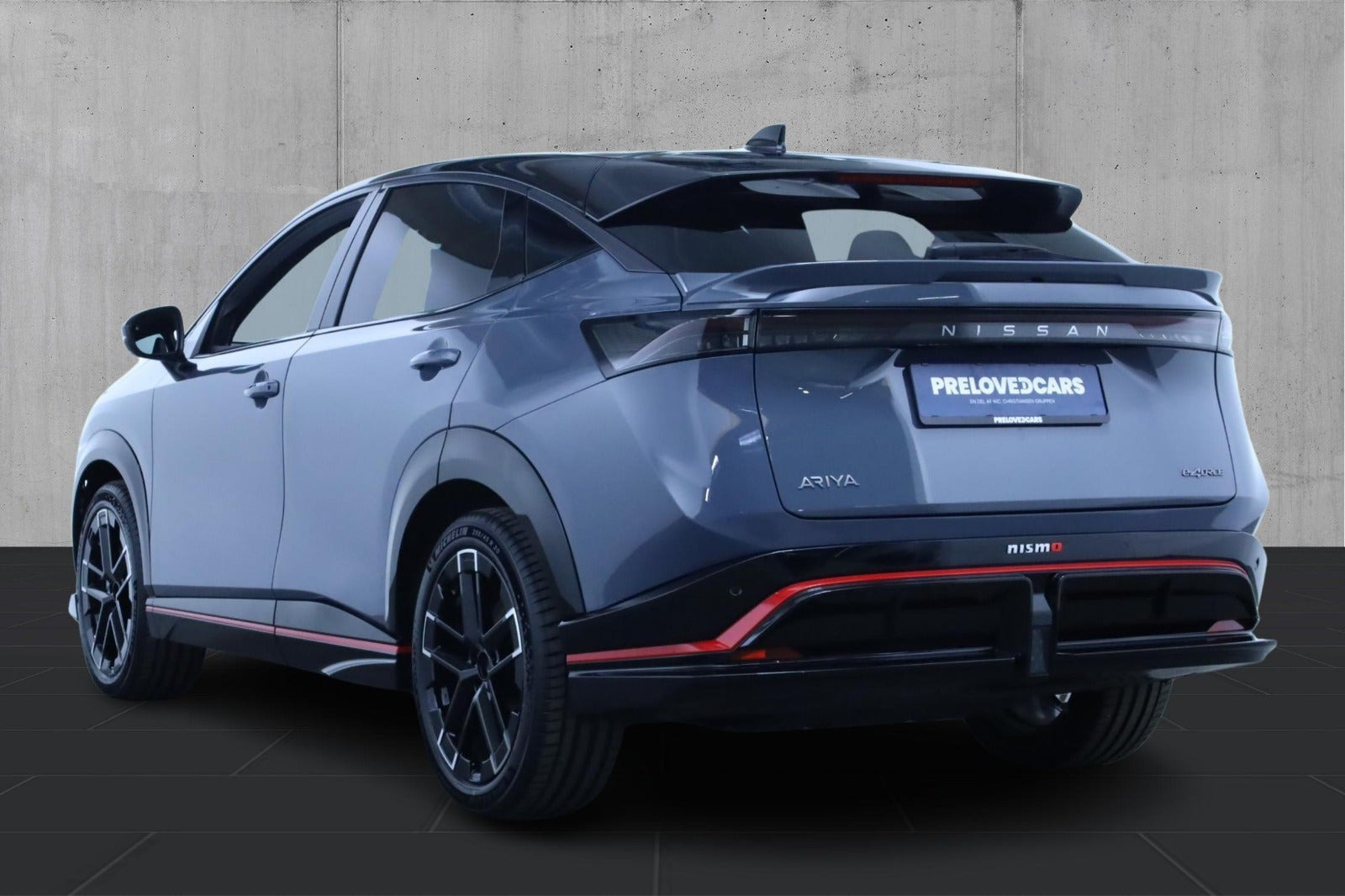 Grå Nissan Ariya fra 2025