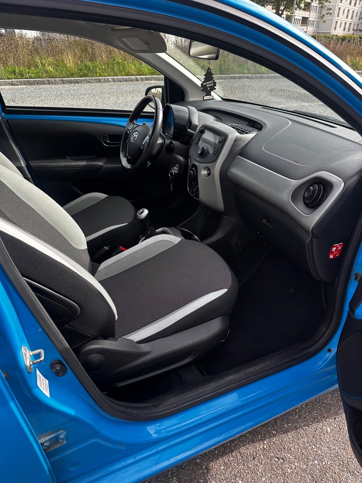 Blå Toyota Aygo fra 2015