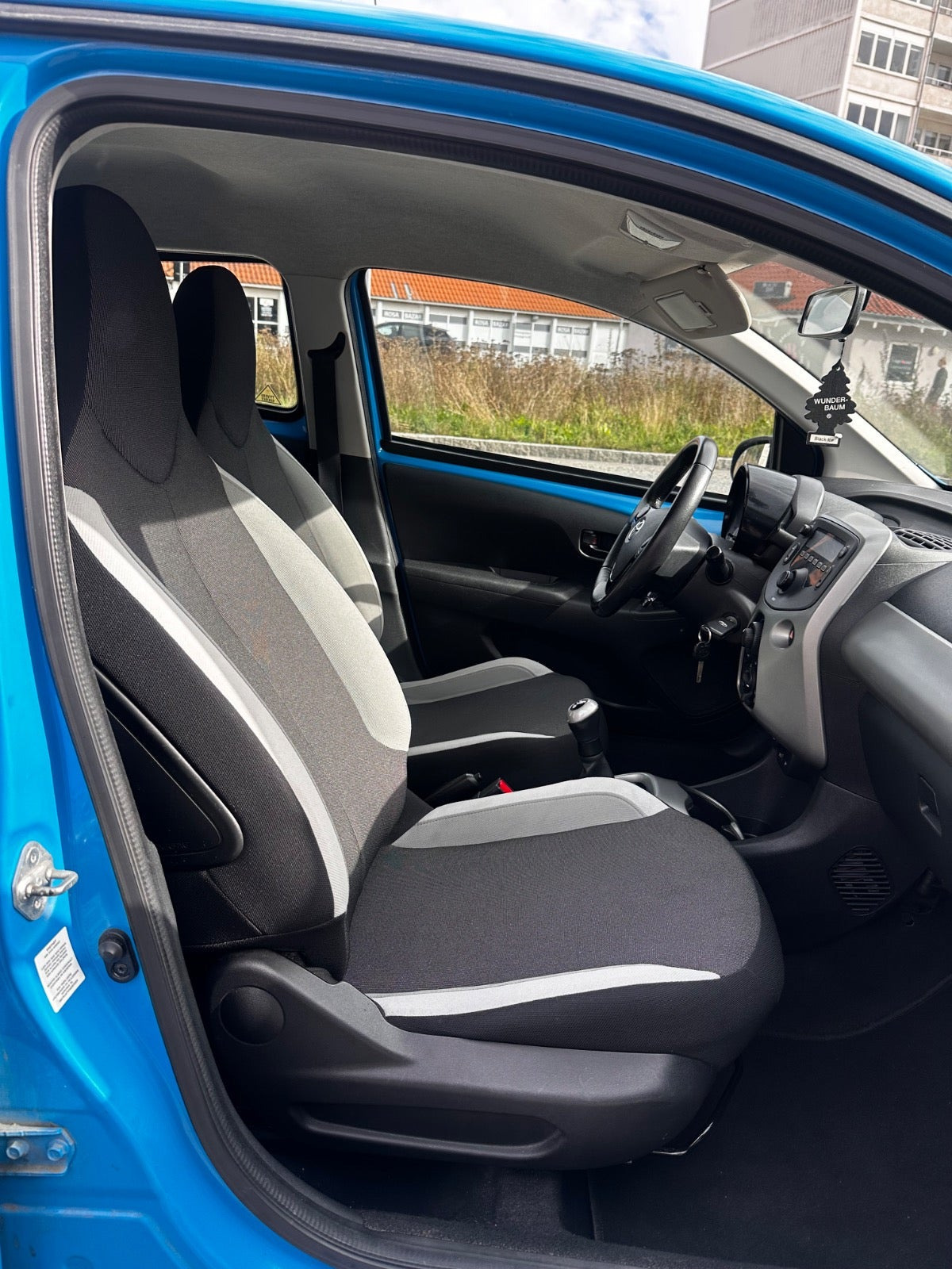Blå Toyota Aygo fra 2015