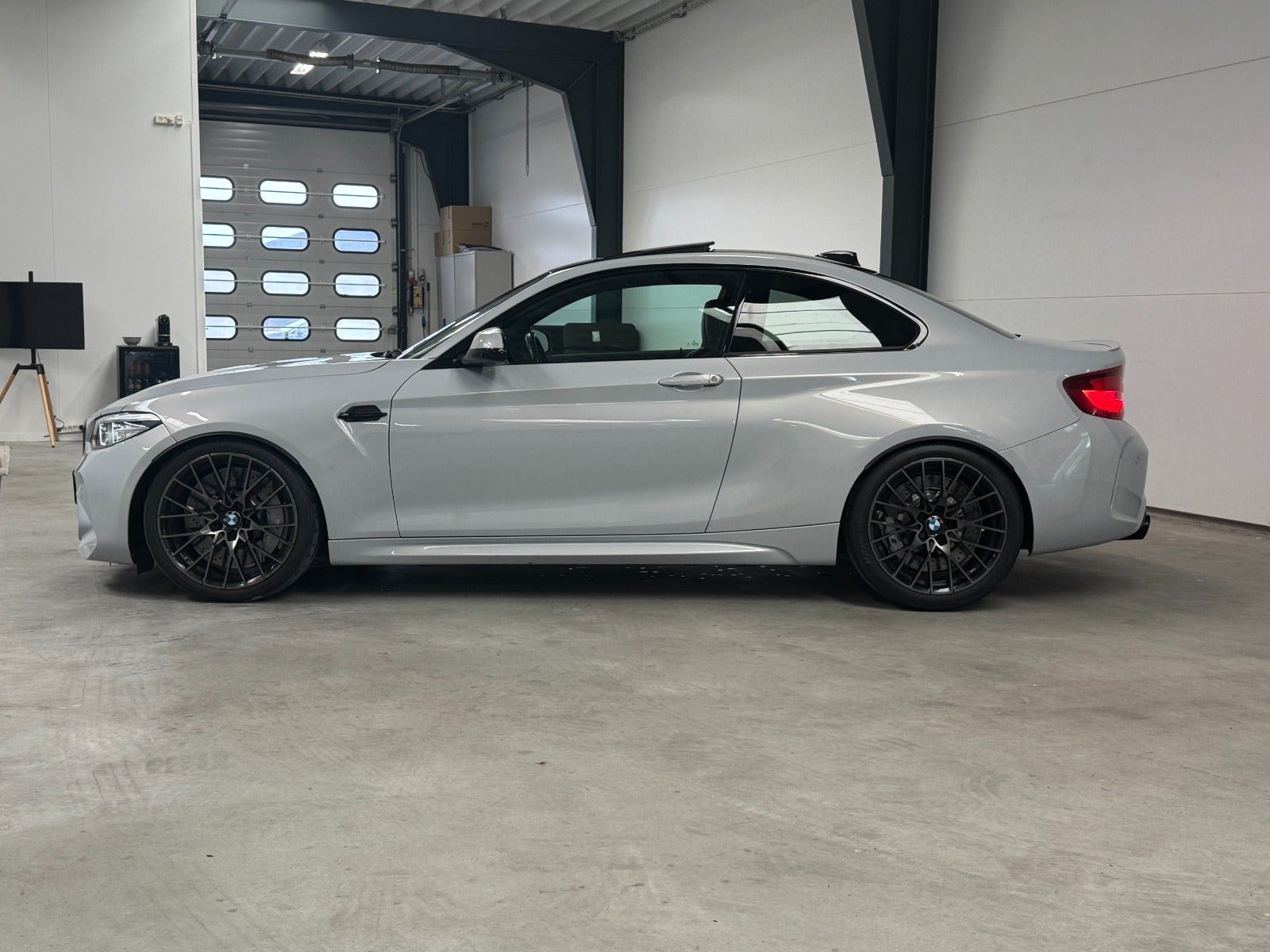 Sølv BMW M2 fra 2020