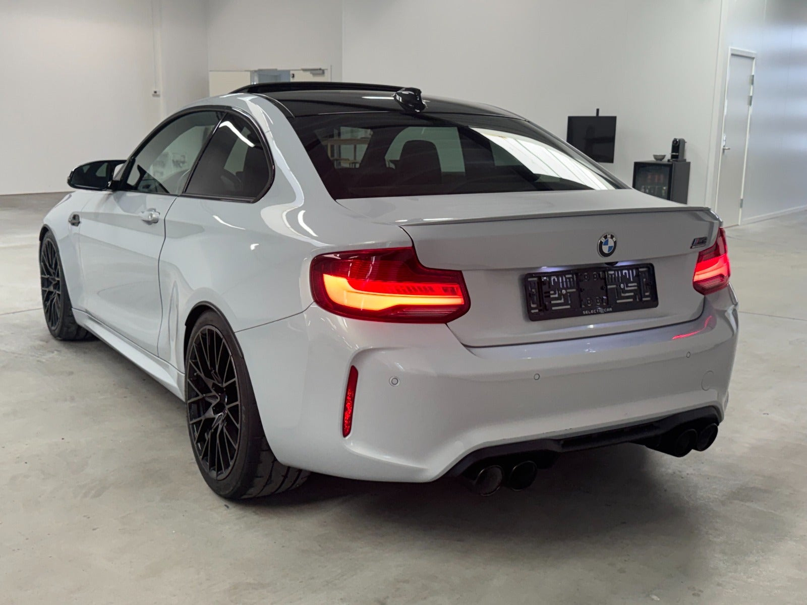 Sølv BMW M2 fra 2020