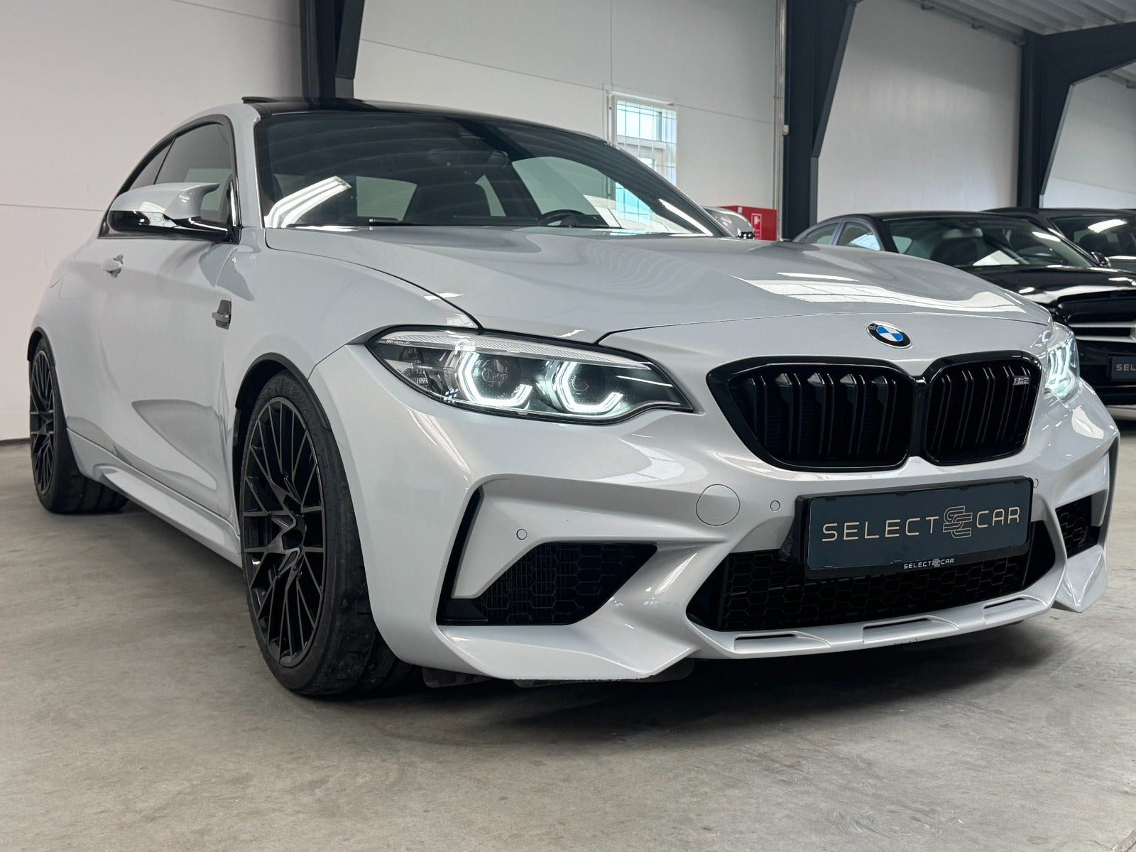 Sølv BMW M2 fra 2020