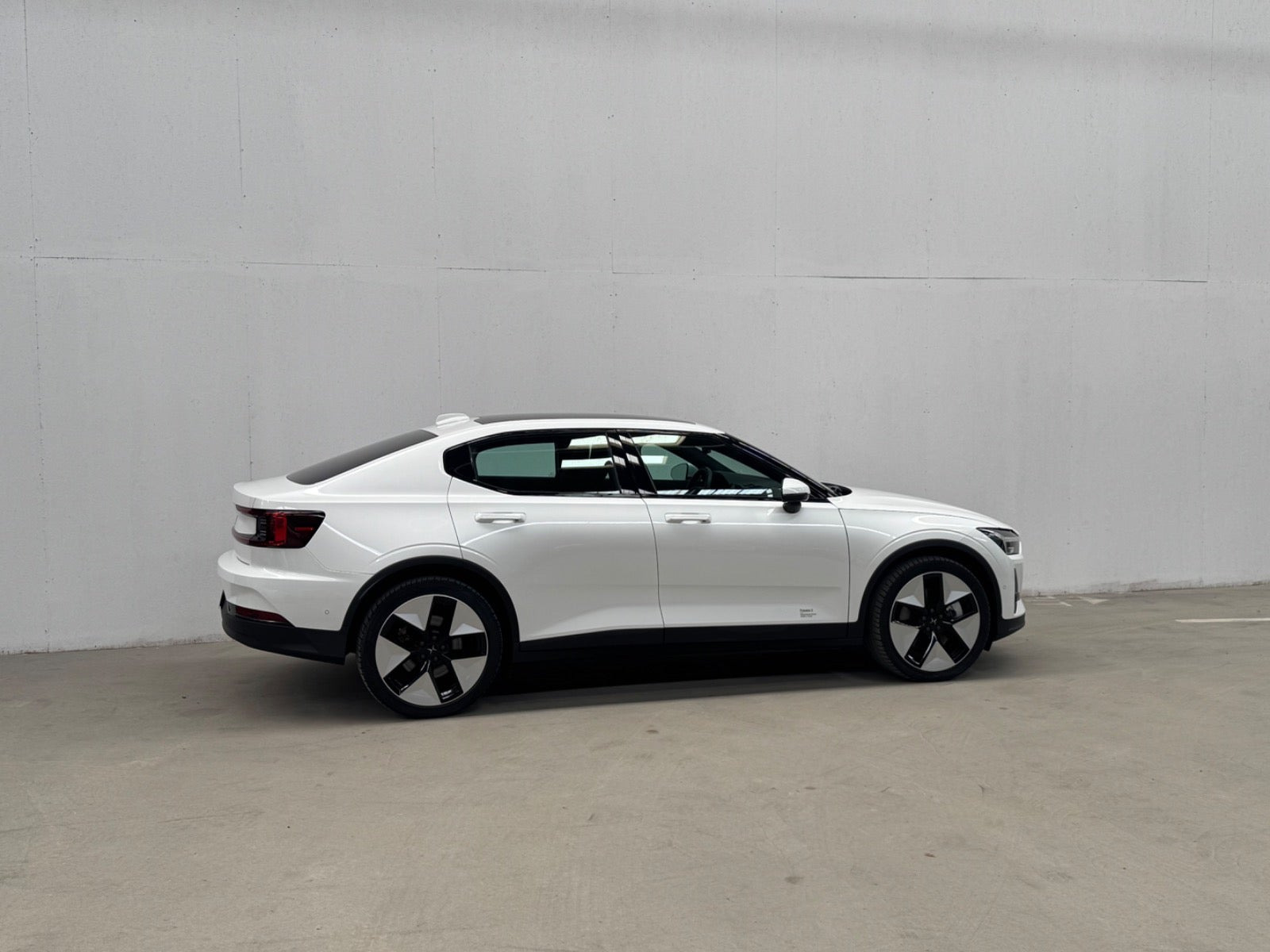 Hvid Polestar 2 fra 2023