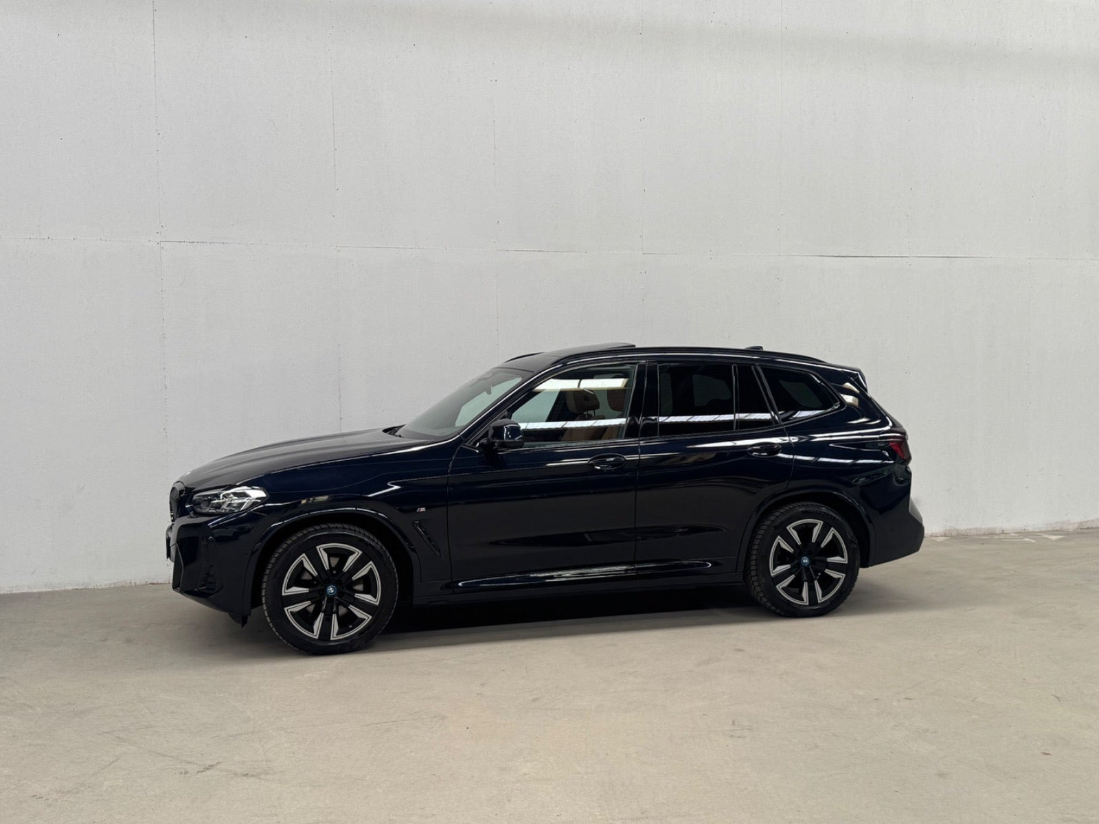 Sort BMW iX3 fra 2022