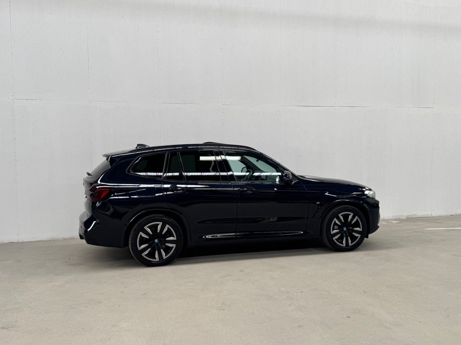 Sort BMW iX3 fra 2022
