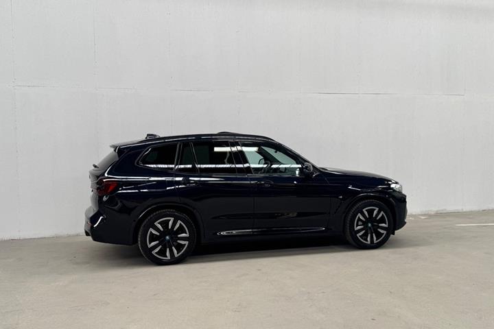 Sort BMW iX3 fra 2022
