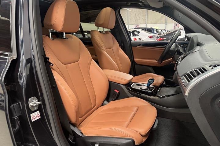 Sort BMW iX3 fra 2022