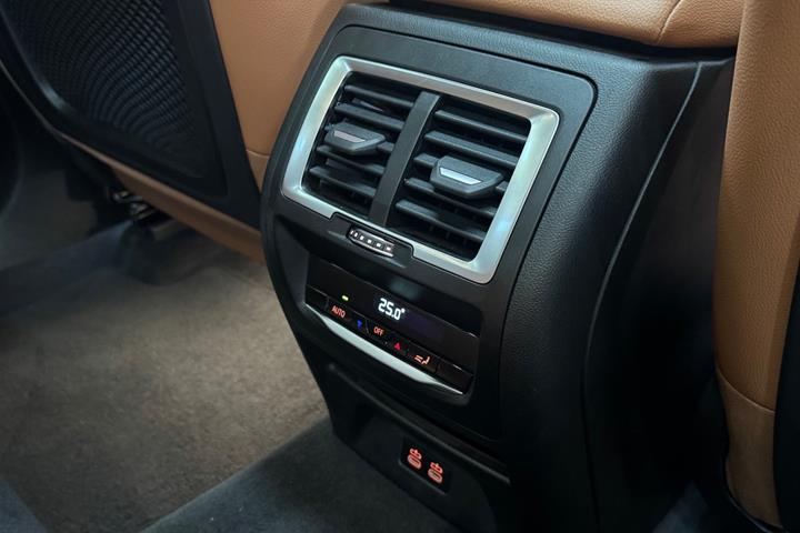 Sort BMW iX3 fra 2022