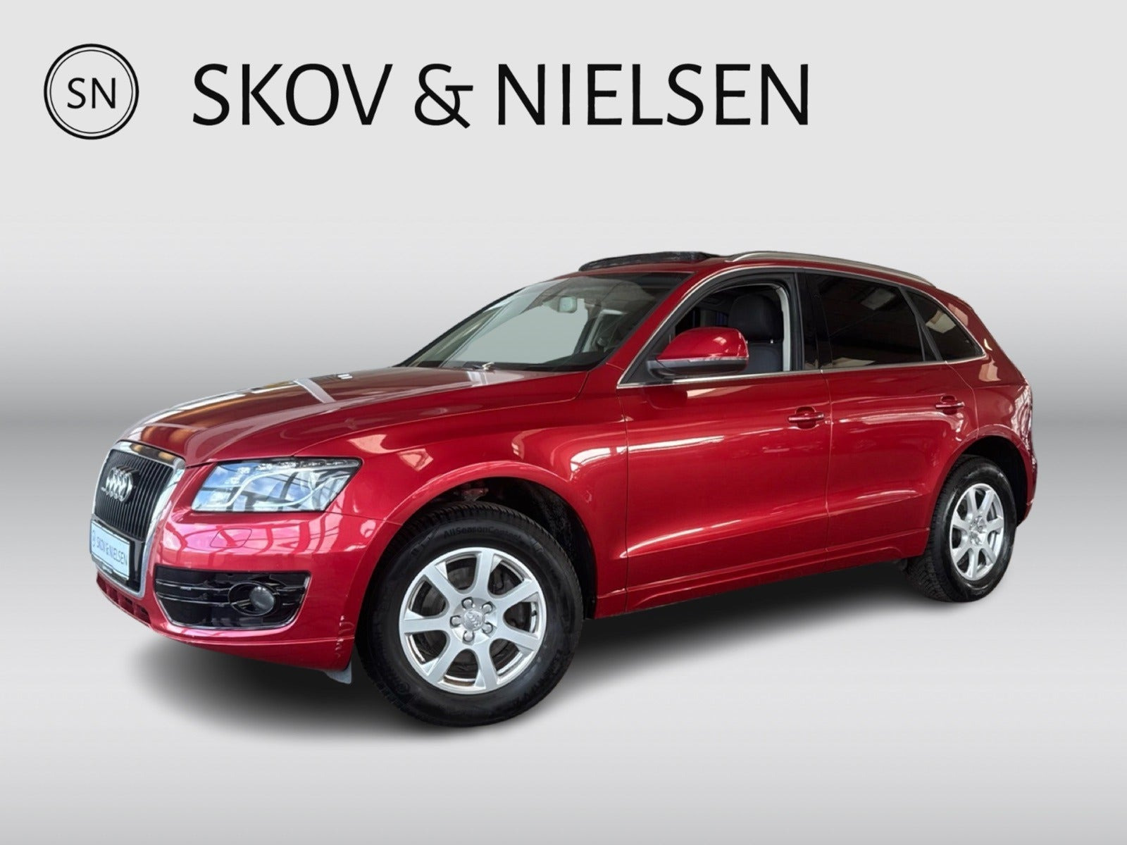 Rød Audi Q5 fra 2011