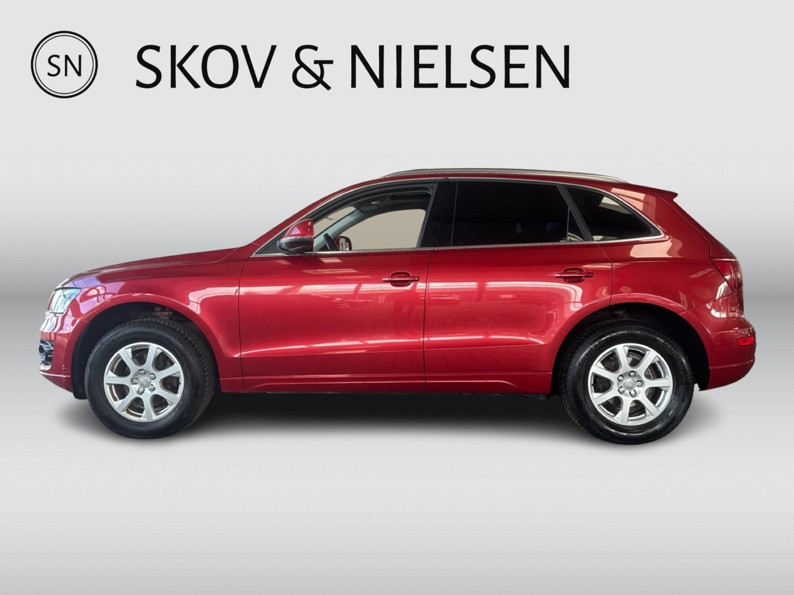Rød Audi Q5 fra 2011