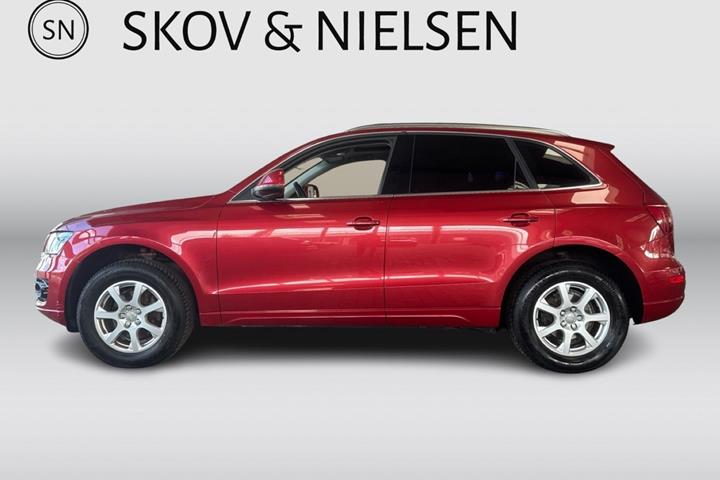 Rød Audi Q5 fra 2011
