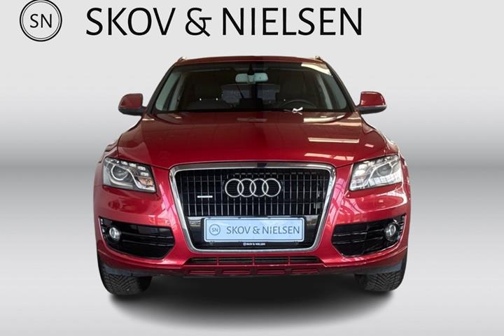 Rød Audi Q5 fra 2011