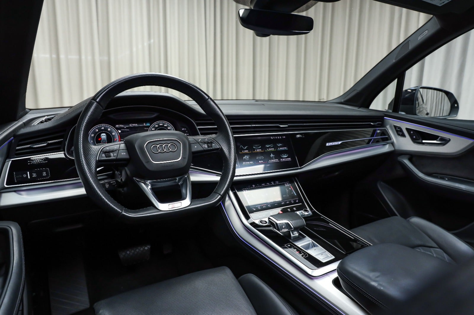 Sort Audi Q7 fra 2021