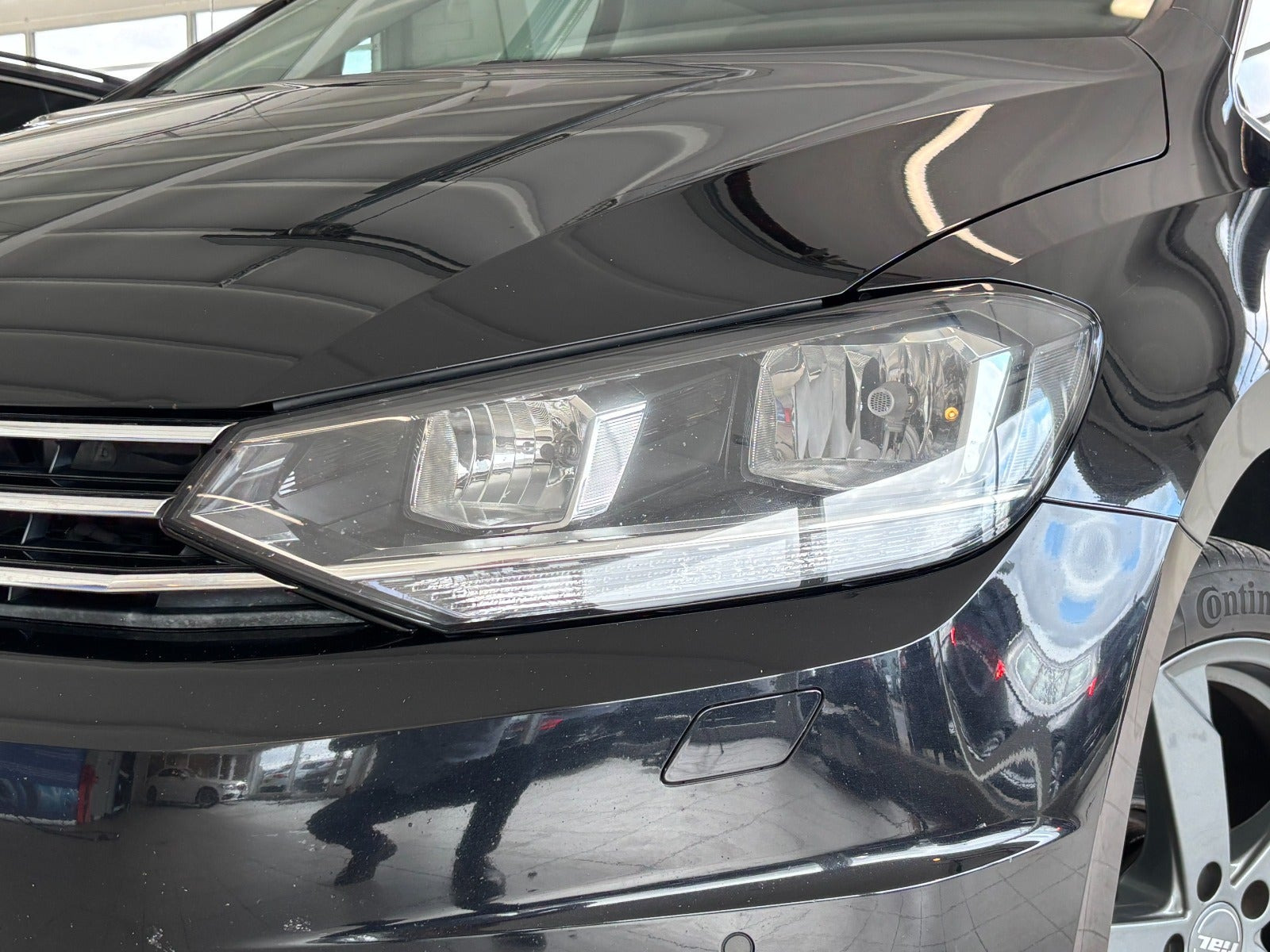 Sort VW Touran fra 2019
