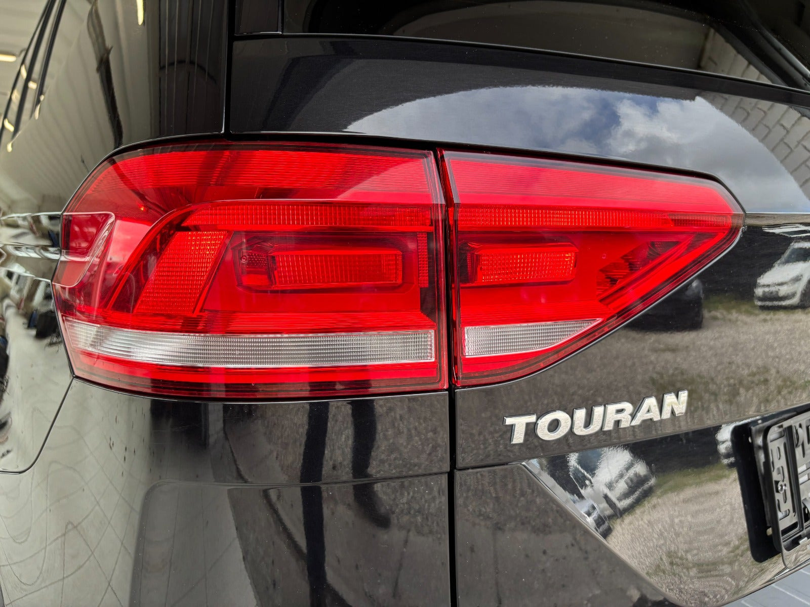Sort VW Touran fra 2019