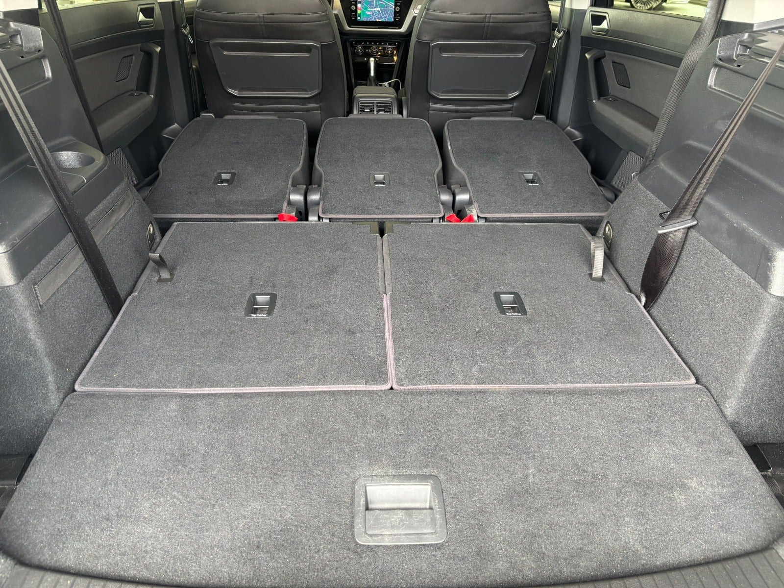 Sort VW Touran fra 2019