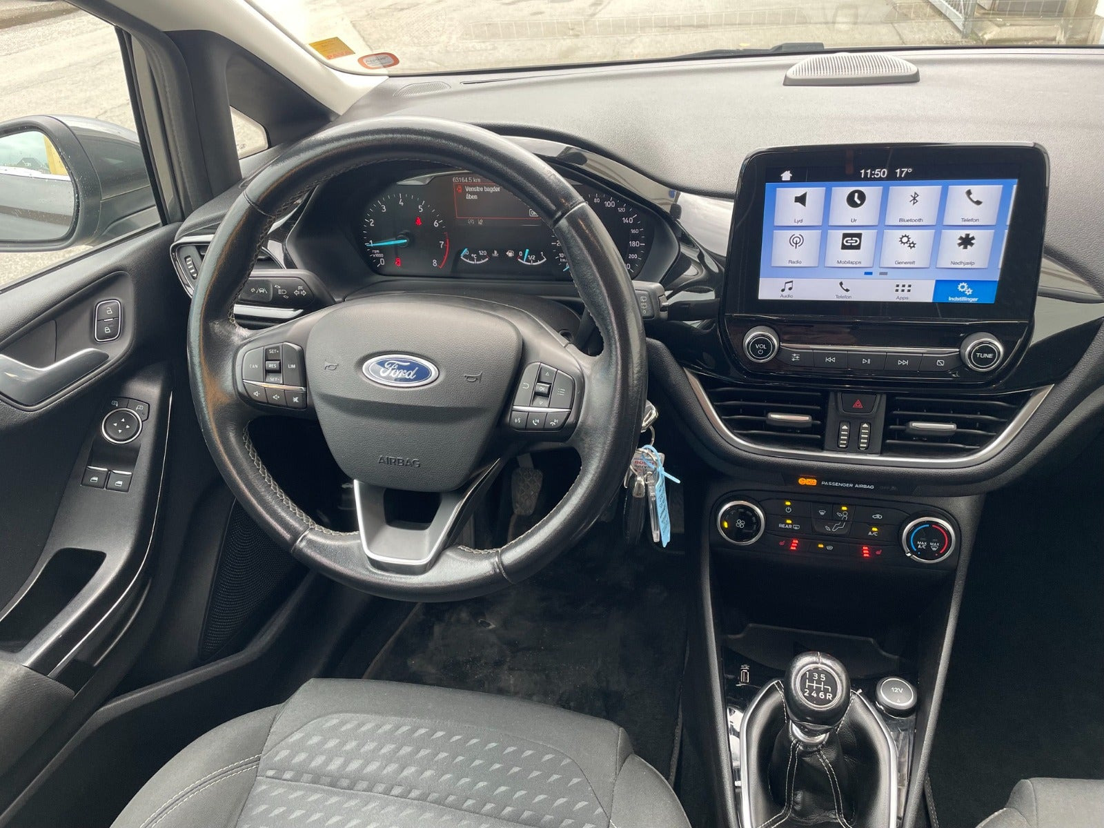 Grå Ford Fiesta fra 2017