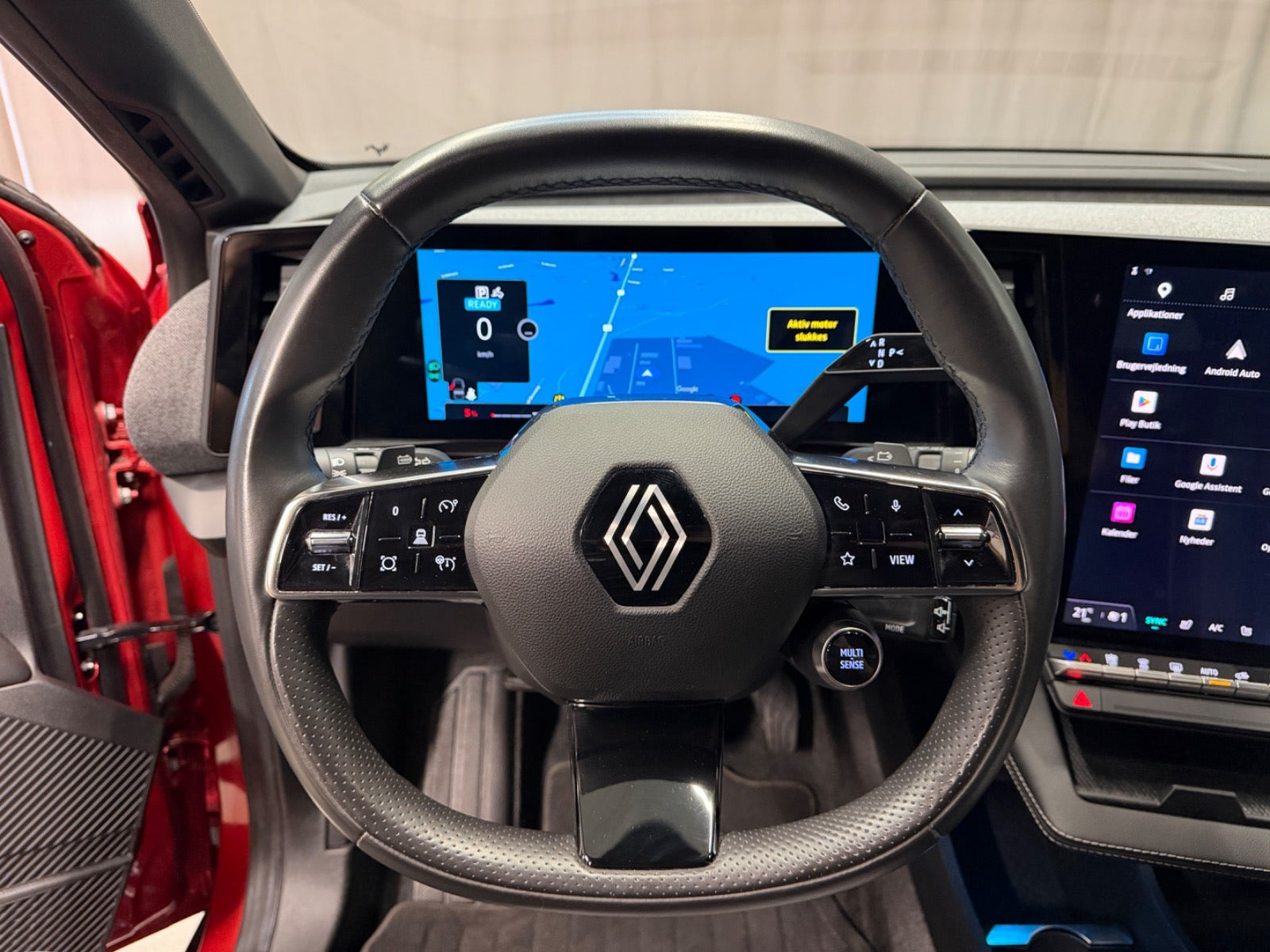 Rød Renault Megane E-Tech fra 2023