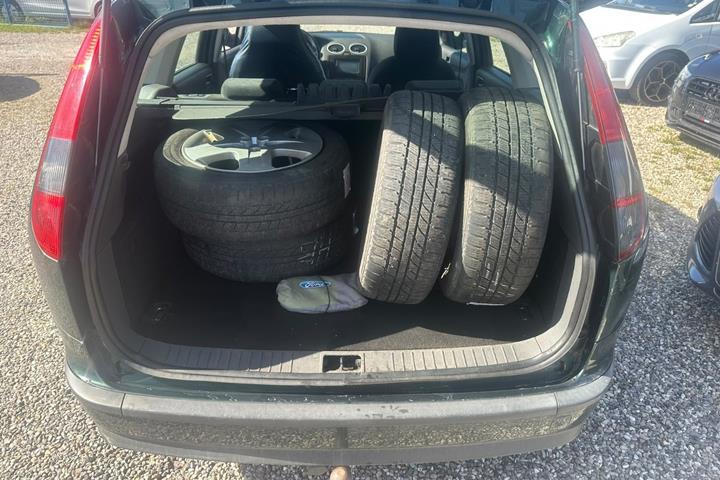 Grøn Ford Focus fra 2006