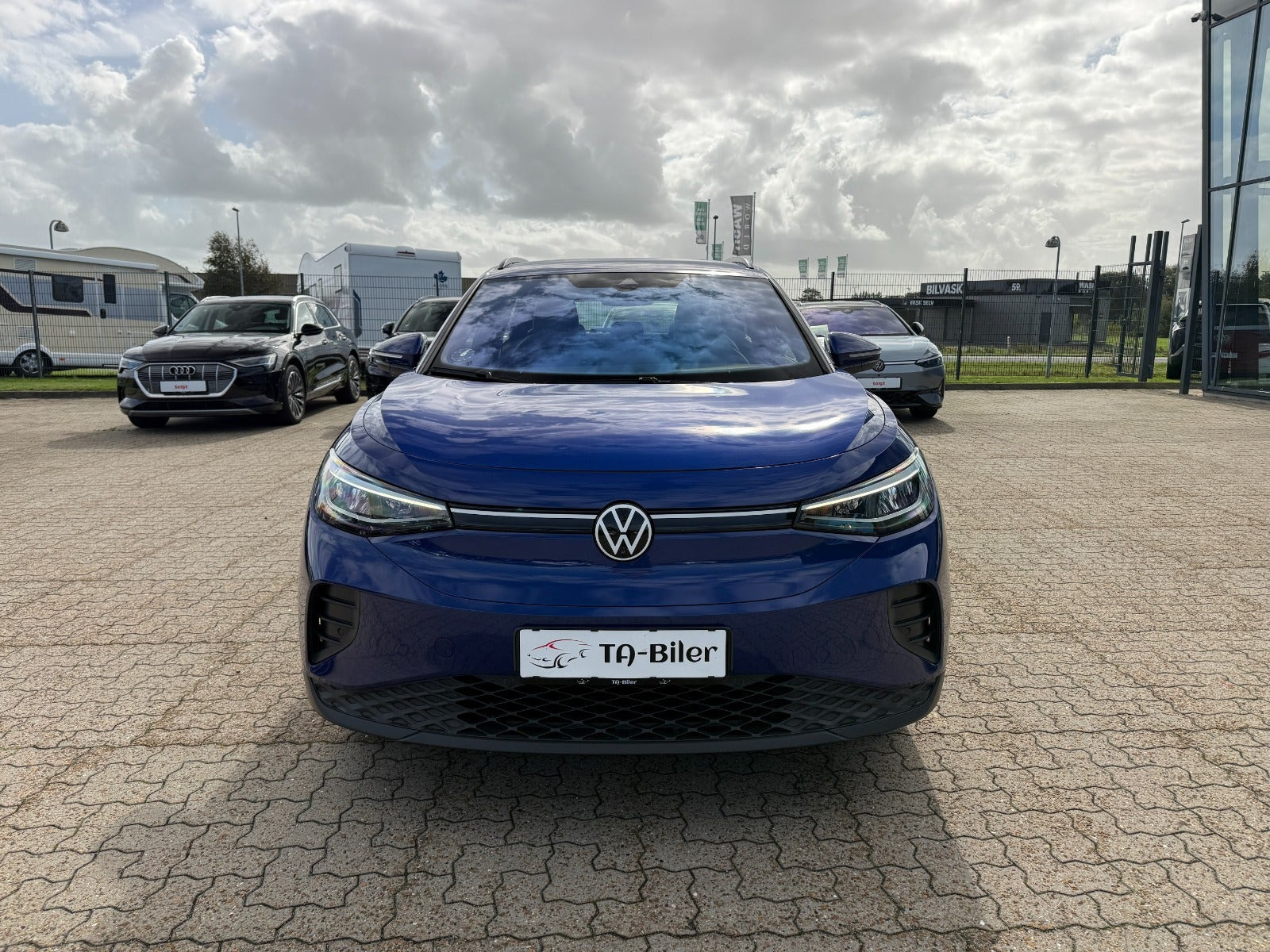 Blå VW ID.4 fra 2023