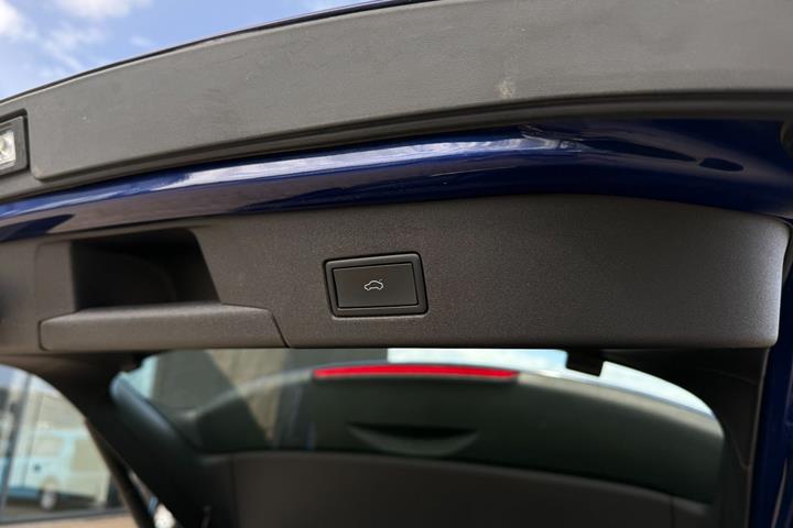 Blå VW ID.4 fra 2023