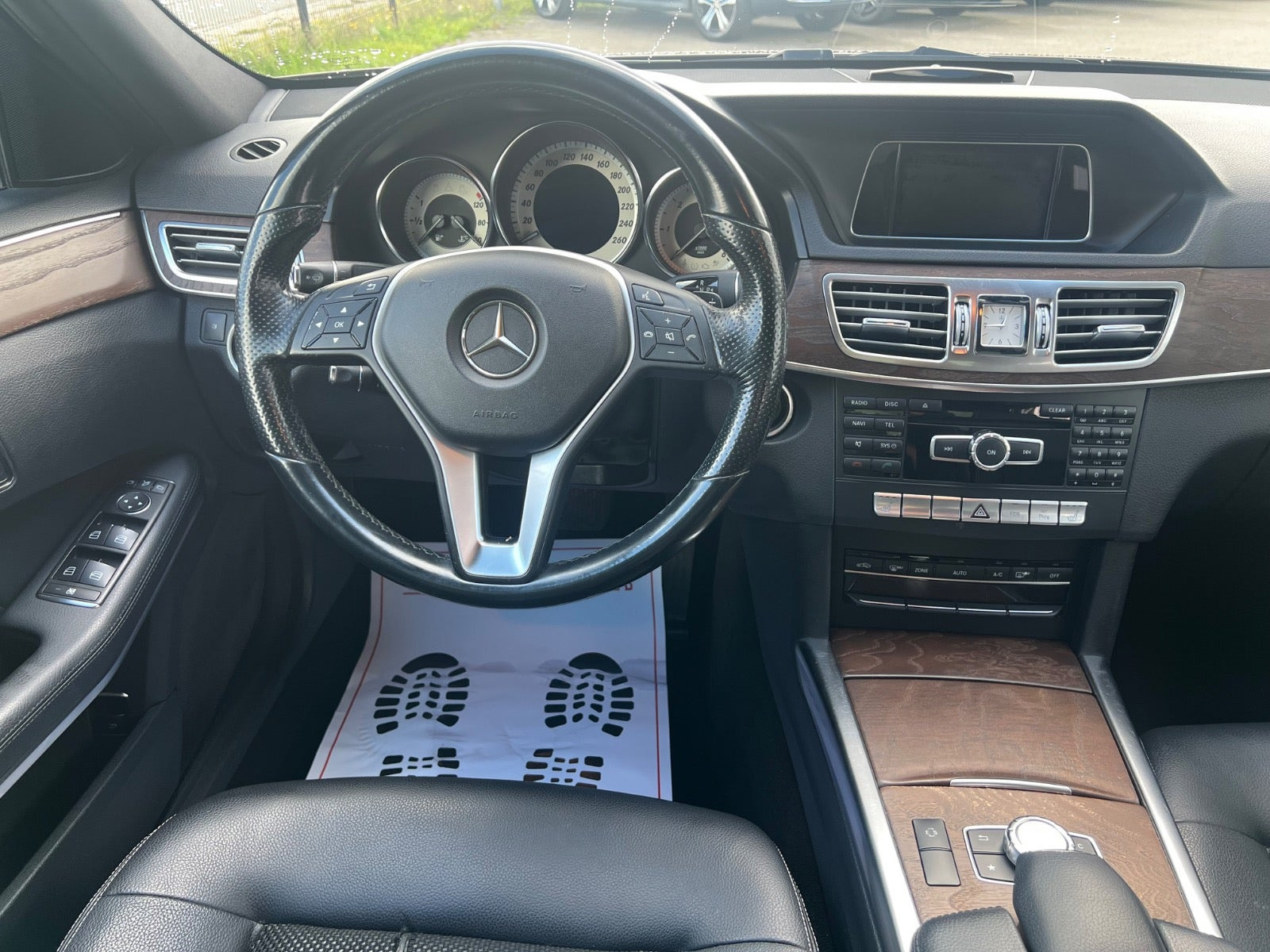 Brun Mercedes E220 fra 2014