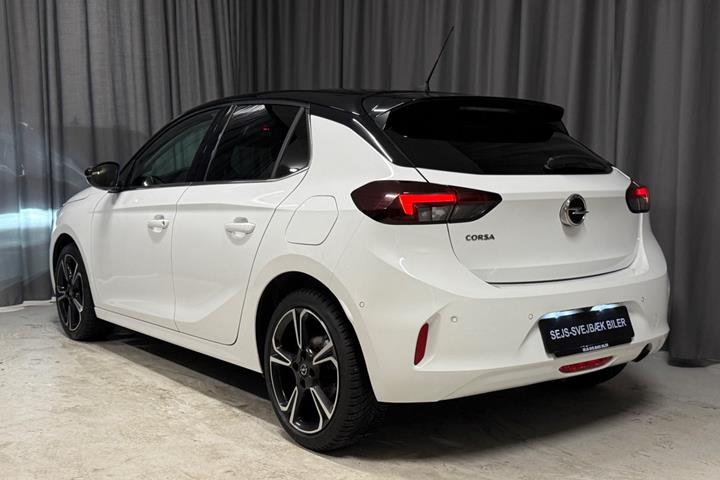 Hvid Opel Corsa fra 2020