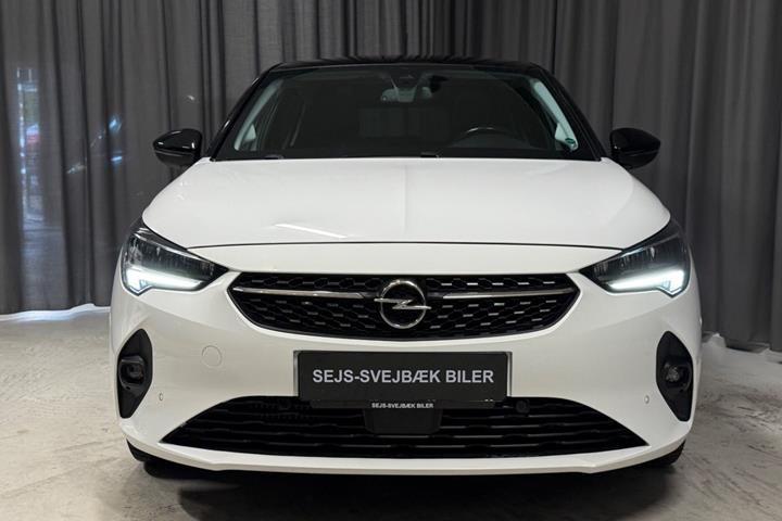 Hvid Opel Corsa fra 2020