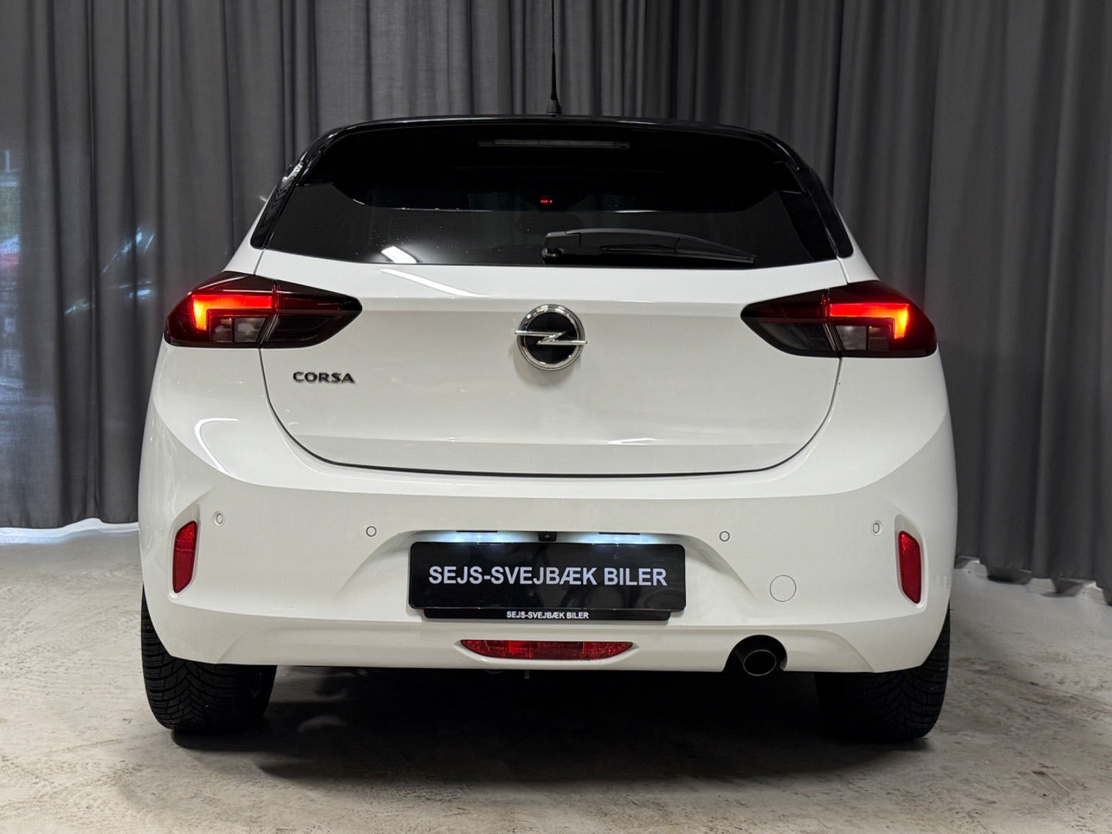 Hvid Opel Corsa fra 2020