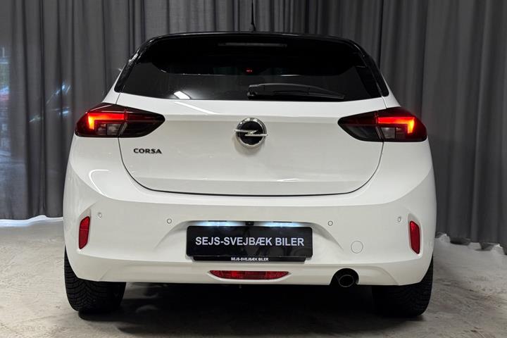 Hvid Opel Corsa fra 2020