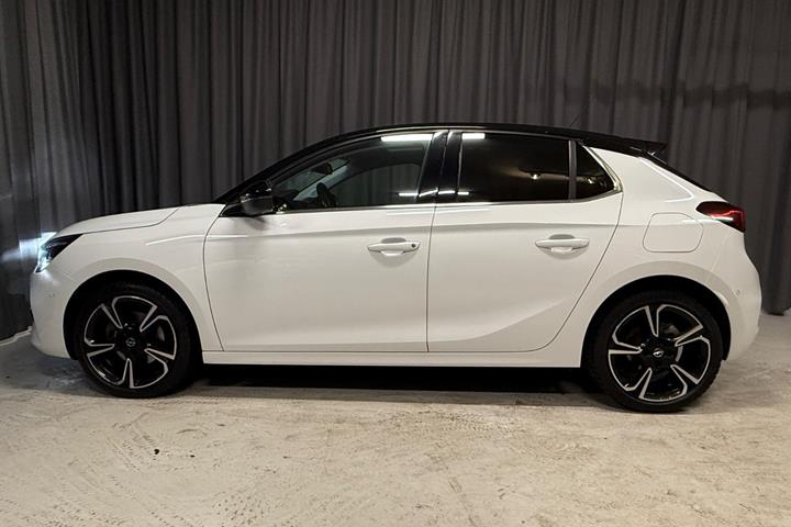 Hvid Opel Corsa fra 2020
