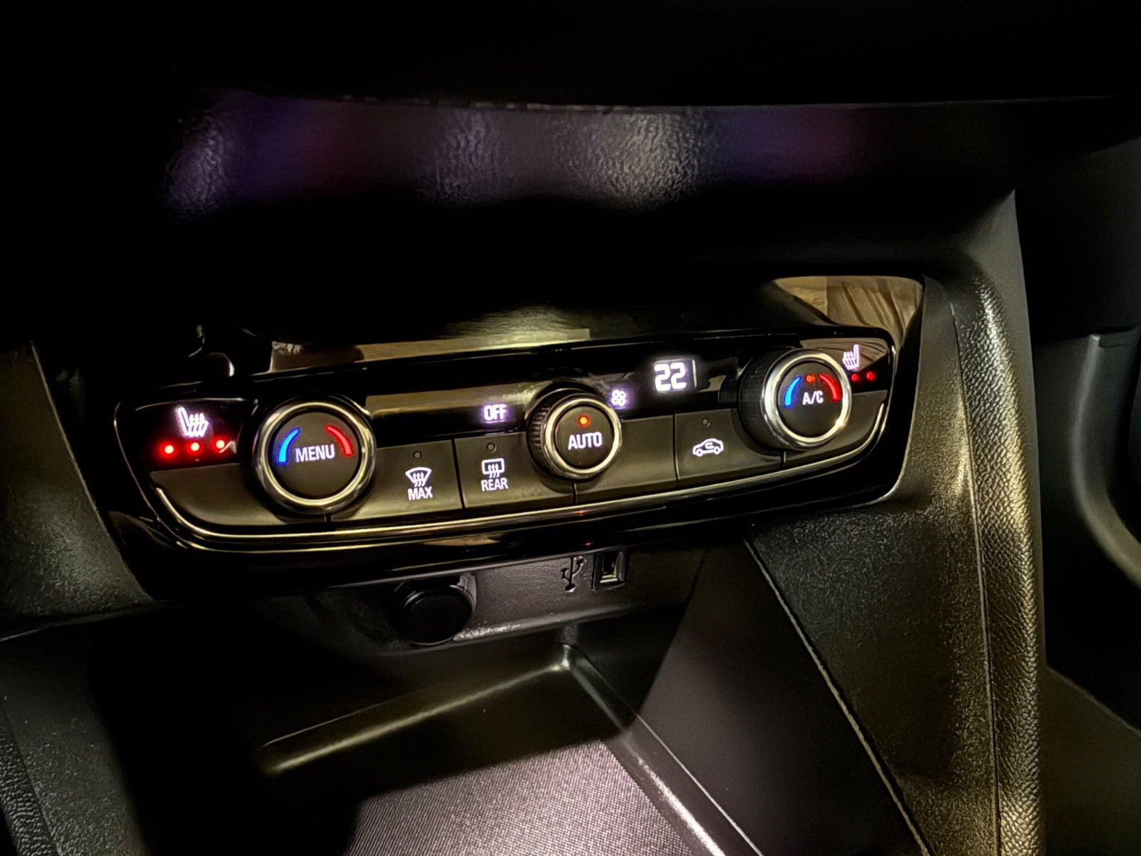Hvid Opel Corsa fra 2020