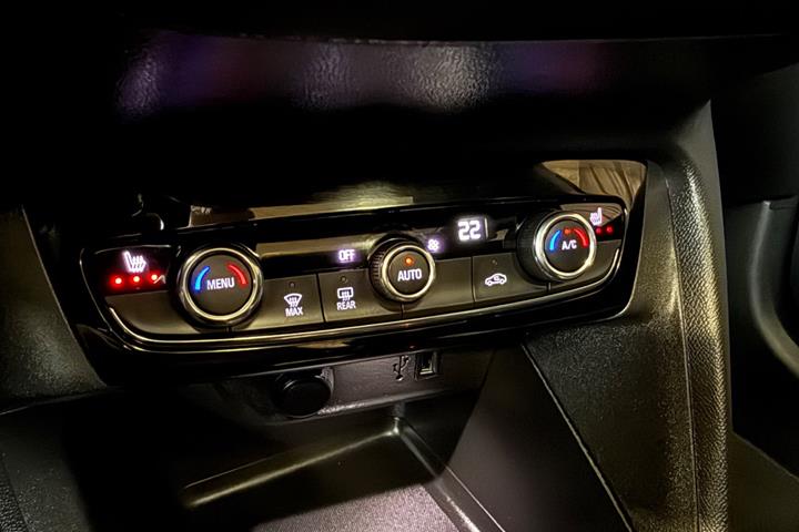 Hvid Opel Corsa fra 2020