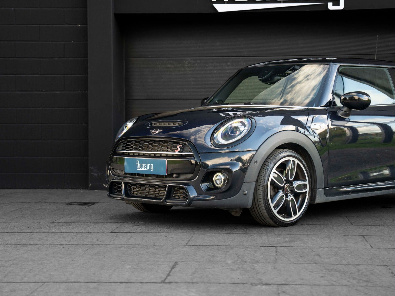 Blå Mini Cooper S fra 2019