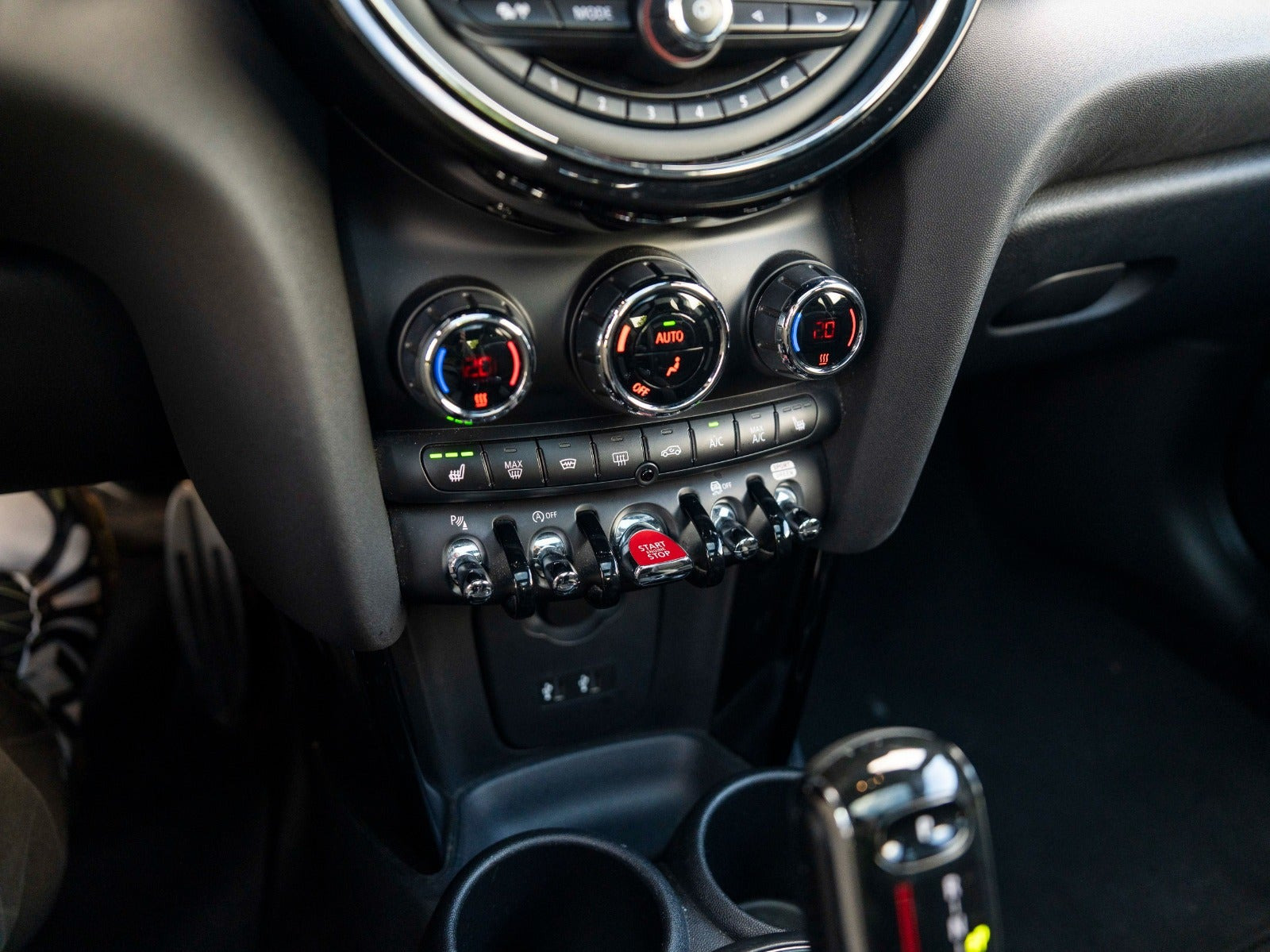 Blå Mini Cooper S fra 2019