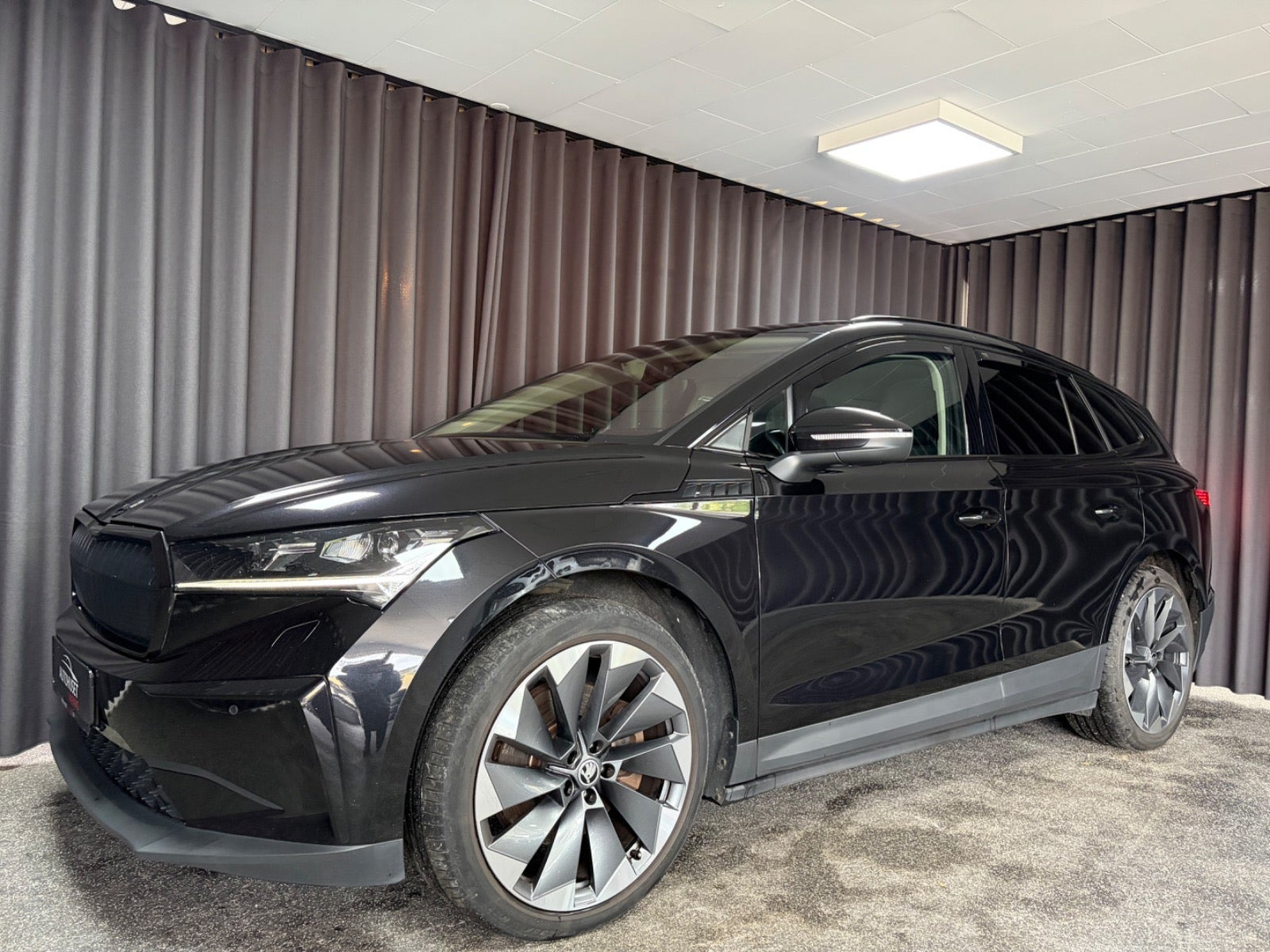 Sort Skoda Enyaq fra 2021